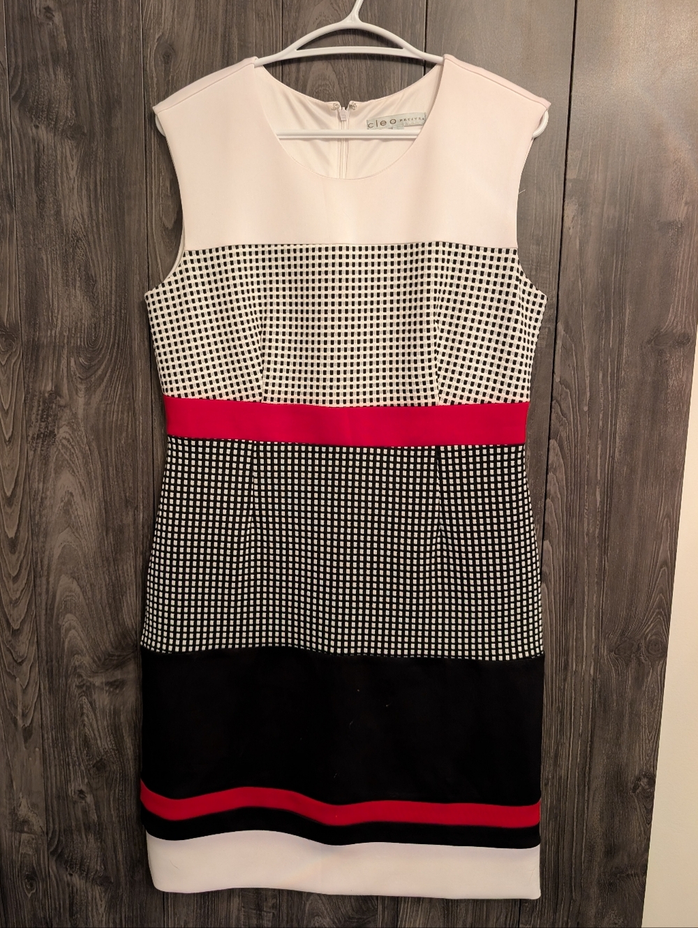 Cleo Petites Sleeveless Colorblock Dress in White, Black & Red